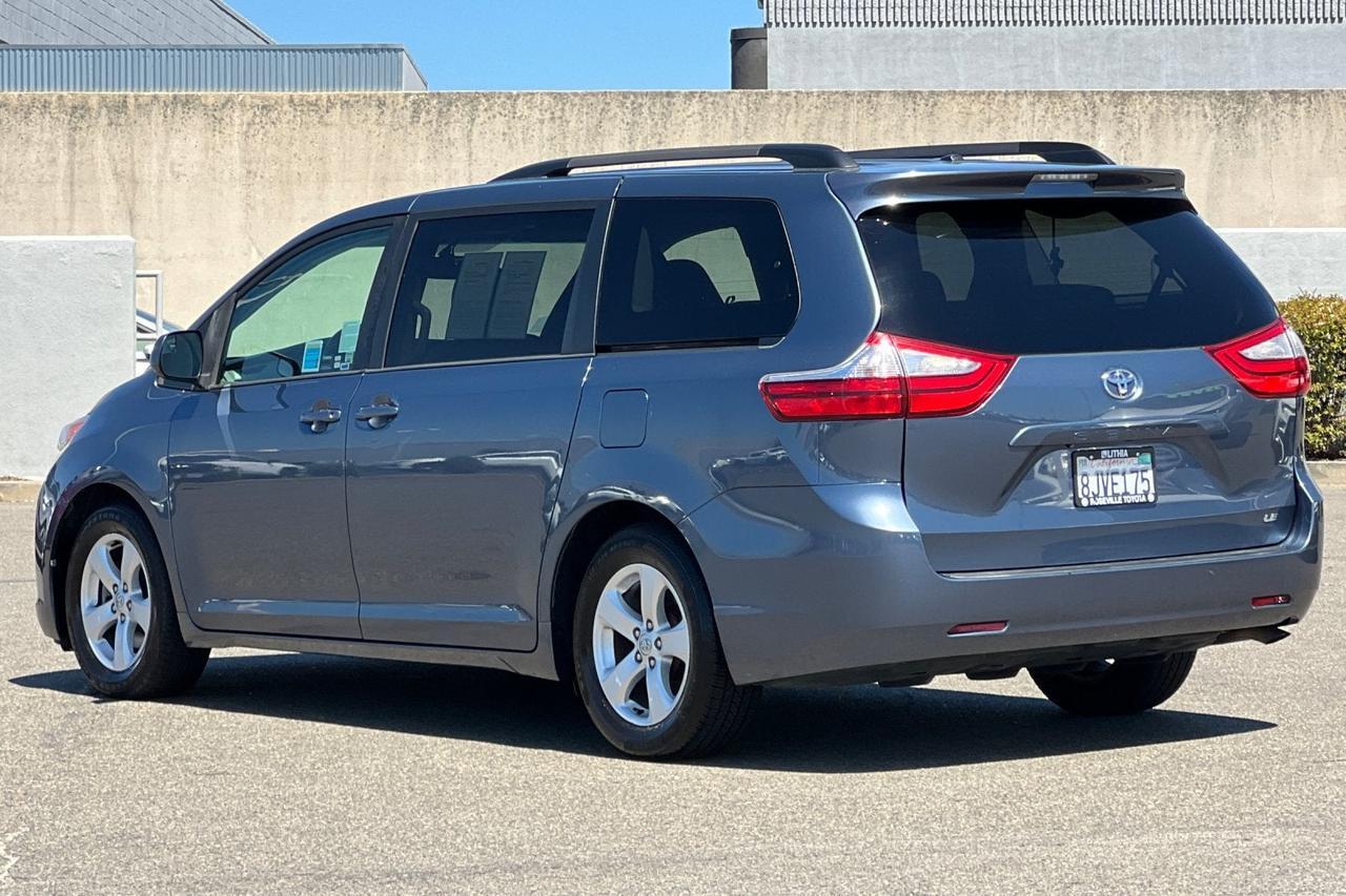 2015 Toyota Sienna LE Roseville CA