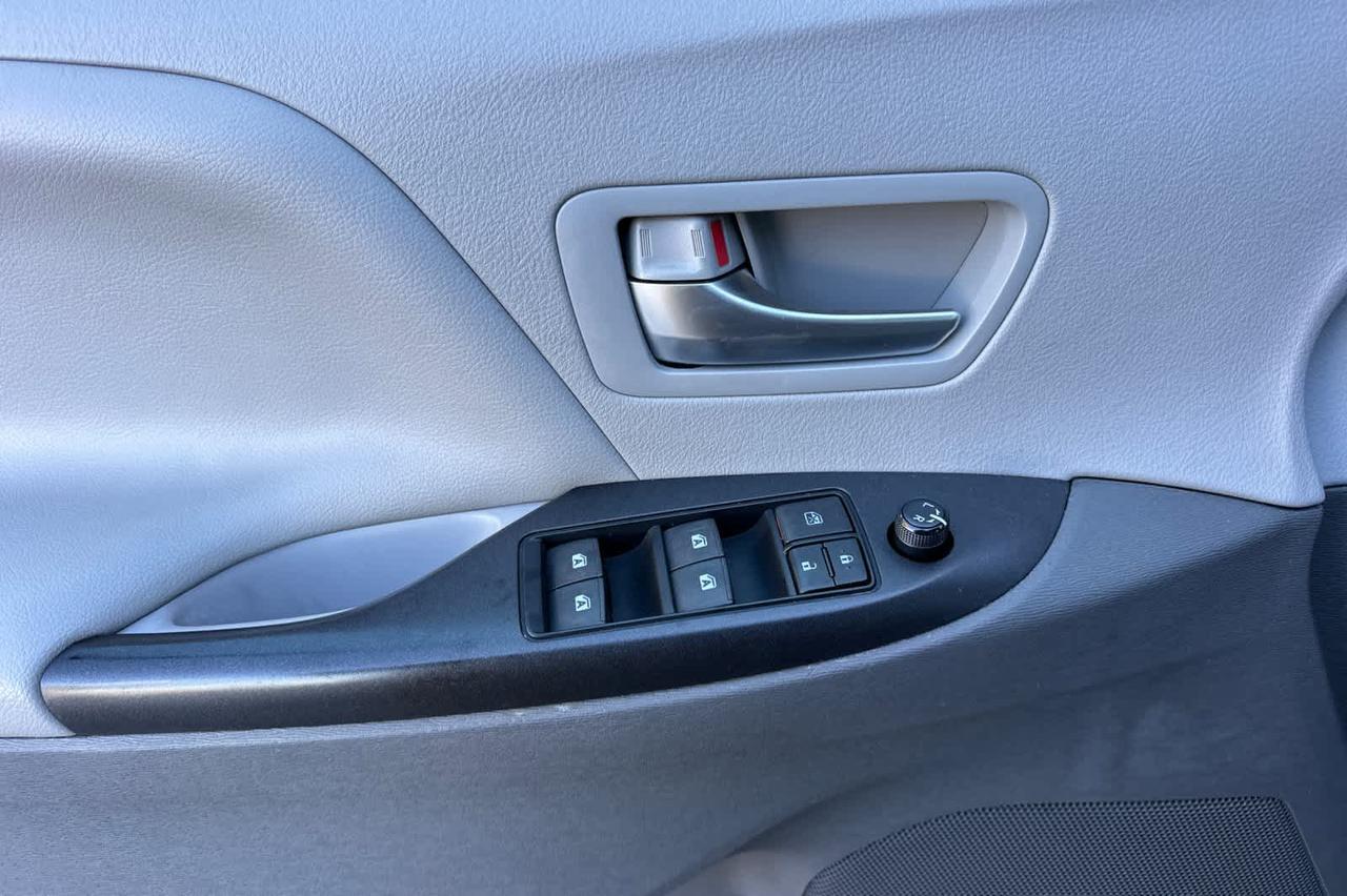 2015 Toyota Sienna LE Roseville CA