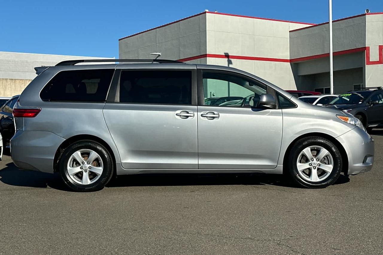 2015 Toyota Sienna LE Roseville CA