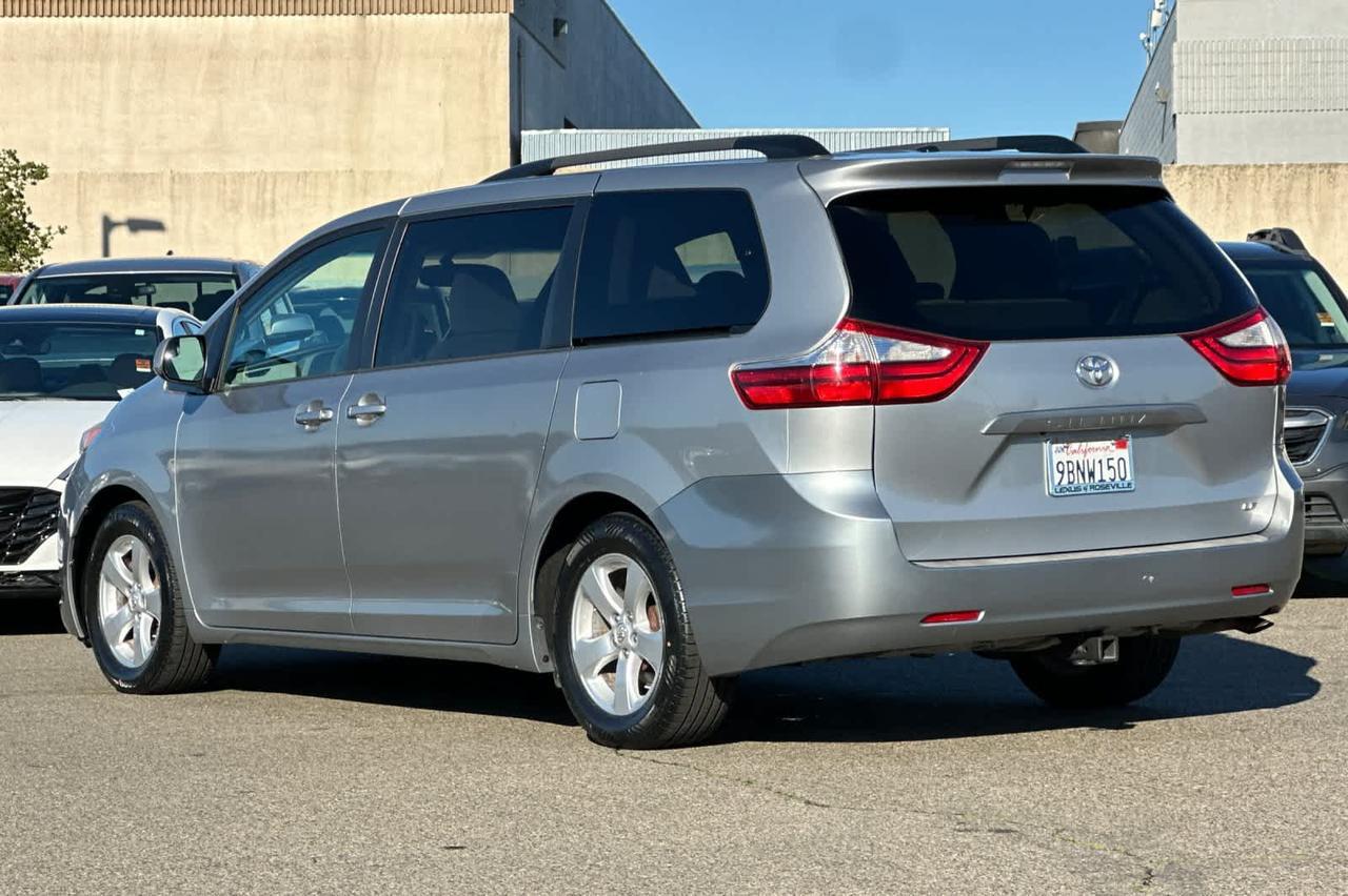 2015 Toyota Sienna LE Roseville CA