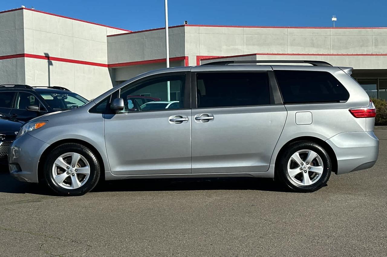 2015 Toyota Sienna LE Roseville CA