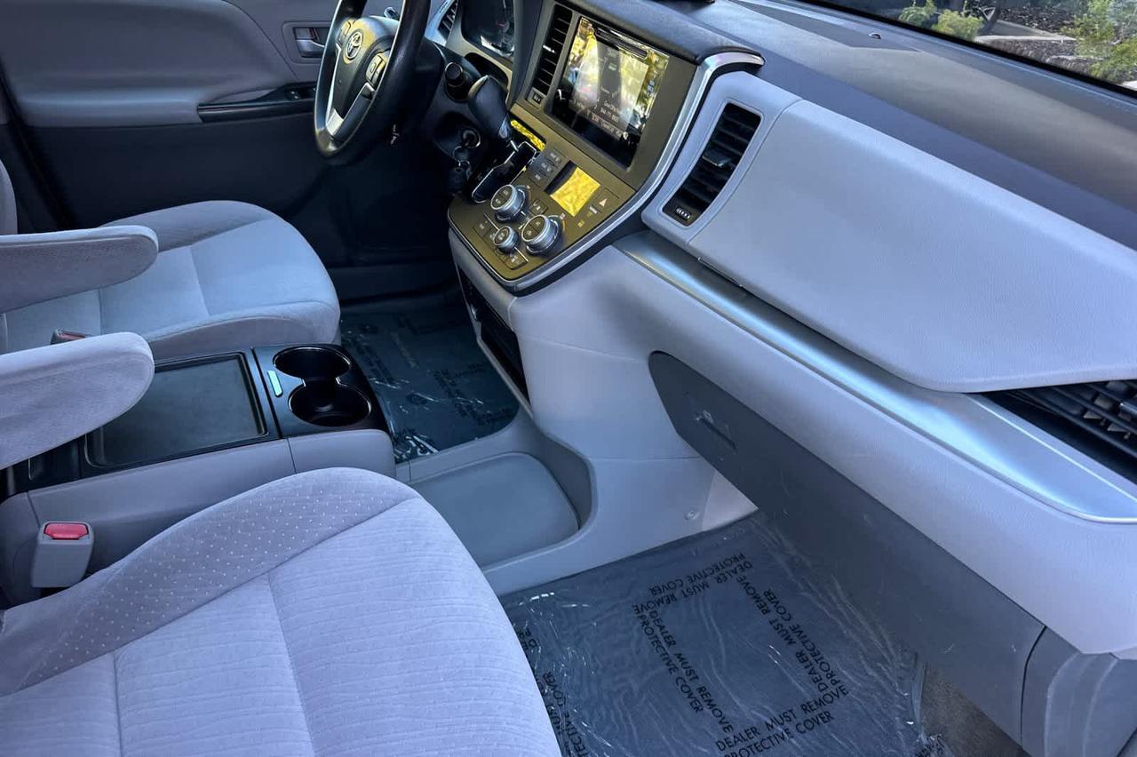 2015 Toyota Sienna LE Roseville CA