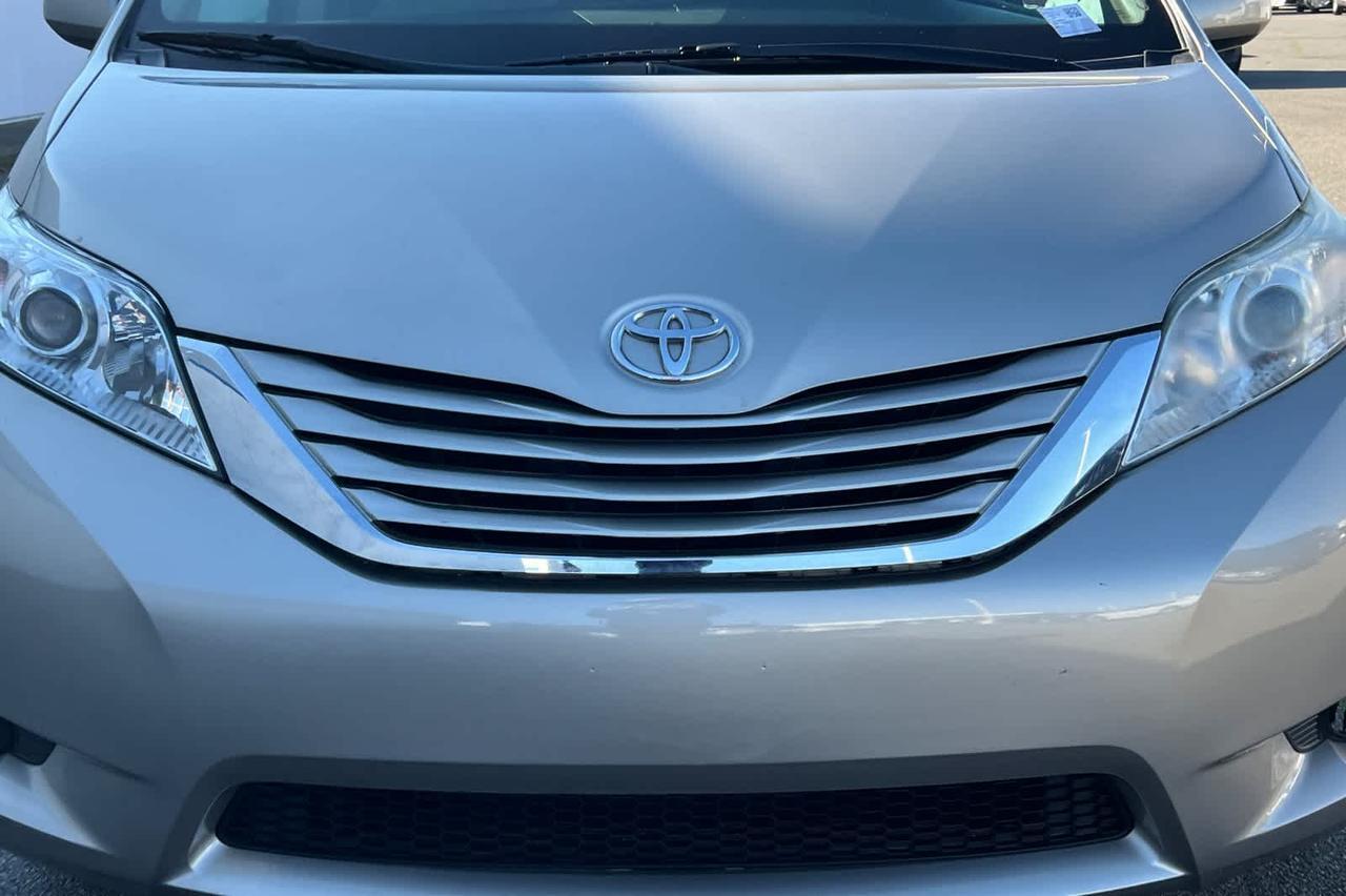 2015 Toyota Sienna LE Roseville CA