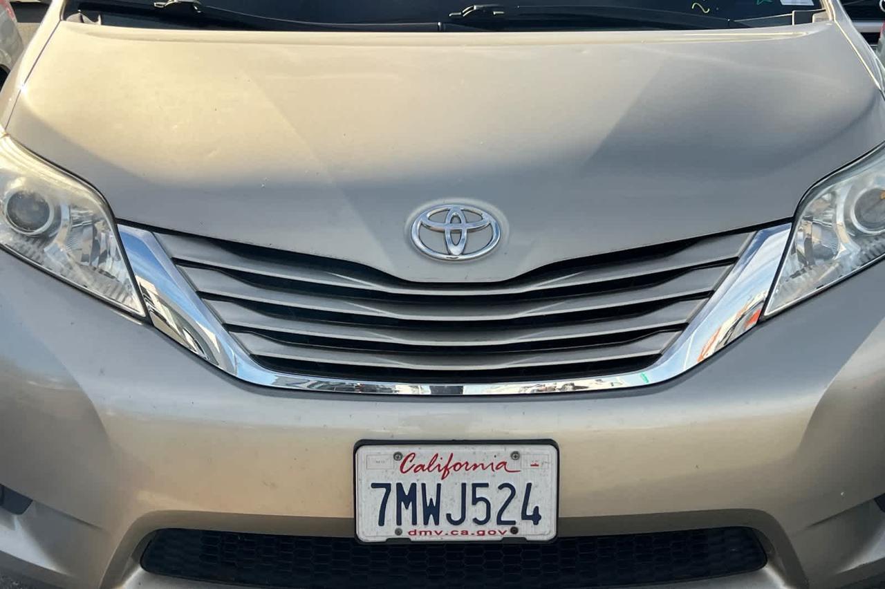 2015 Toyota Sienna LE Roseville CA