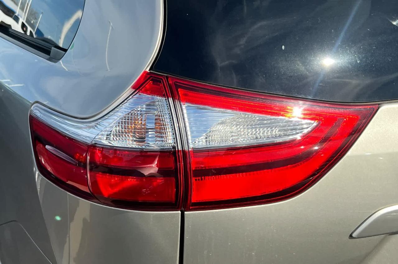 2015 Toyota Sienna LE Roseville CA