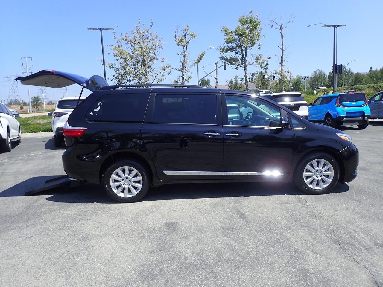 2015 Toyota Sienna Ltd