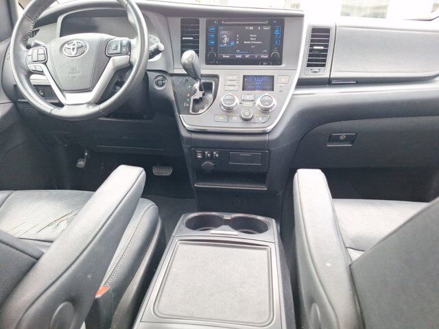 2015 Toyota Sienna SE Hurst TX