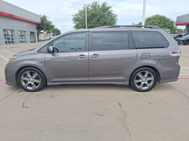 2015 Toyota Sienna SE Hurst TX