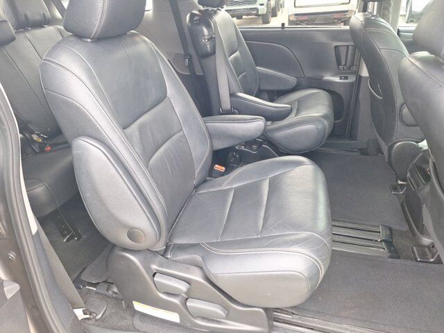 2015 Toyota Sienna SE Hurst TX