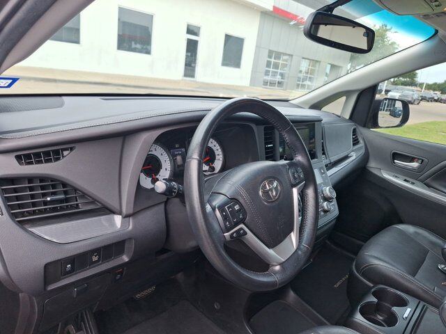 2015 Toyota Sienna SE Hurst TX