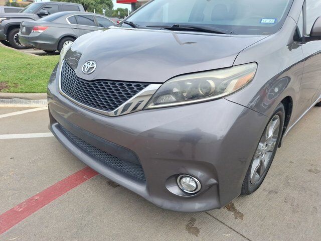 2015 Toyota Sienna SE Hurst TX