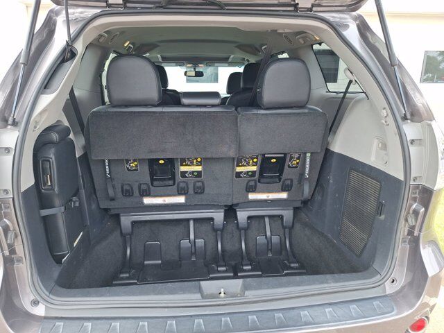 2015 Toyota Sienna SE Hurst TX