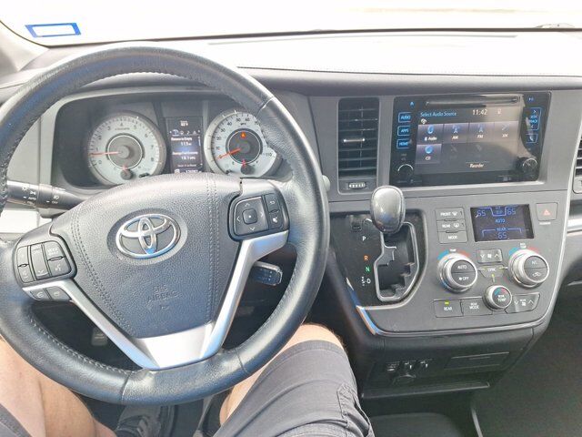 2015 Toyota Sienna SE Hurst TX