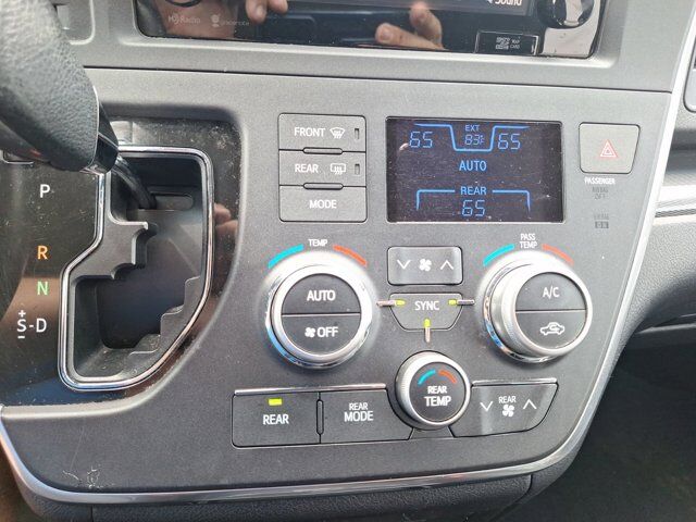 2015 Toyota Sienna SE Hurst TX
