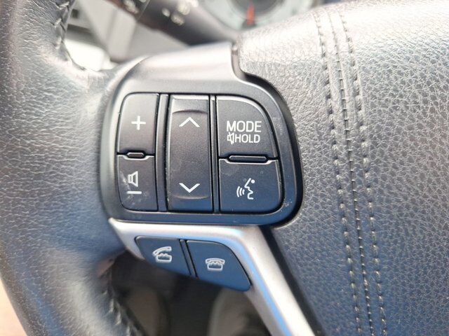 2015 Toyota Sienna SE Hurst TX