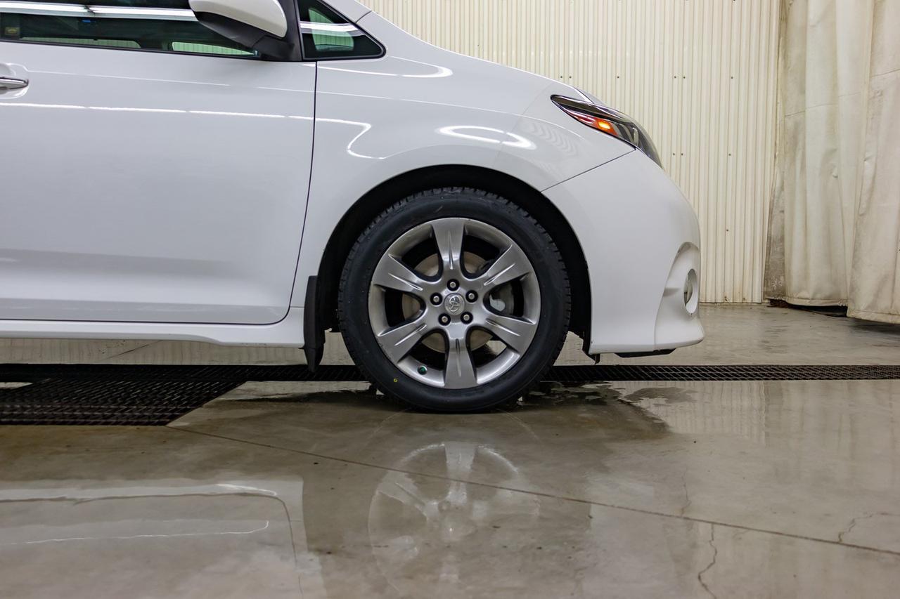 2015 Toyota Sienna SE Leather Roof Nav DVD Red Deer AB