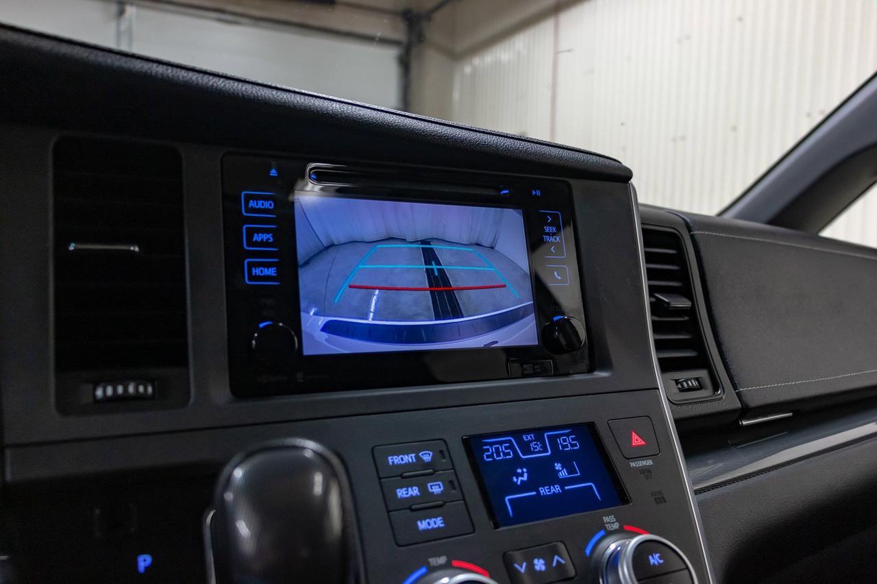 2015 Toyota Sienna SE Leather Roof Nav DVD Red Deer AB