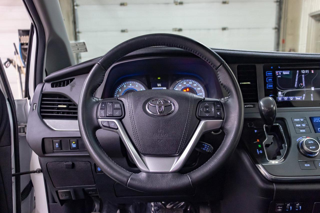 2015 Toyota Sienna SE Leather Roof Nav DVD Red Deer AB