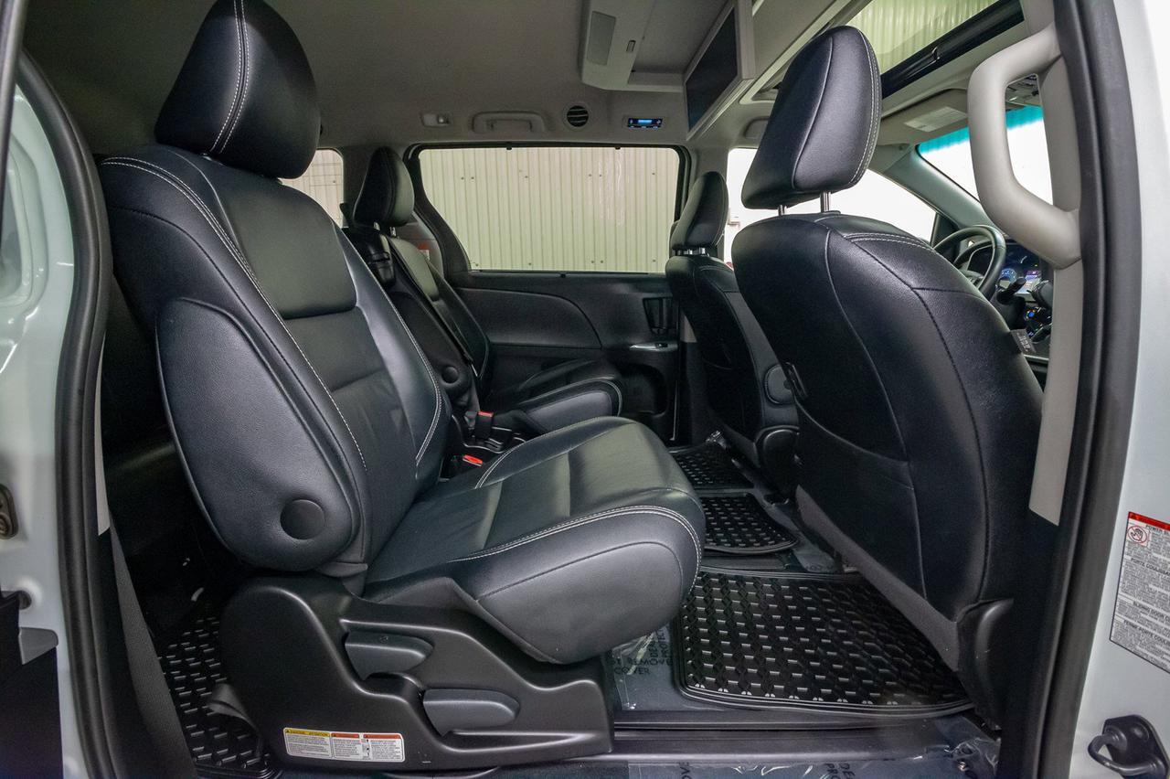2015 Toyota Sienna SE Red Deer AB