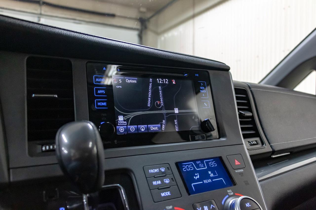 2015 Toyota Sienna SE Red Deer AB