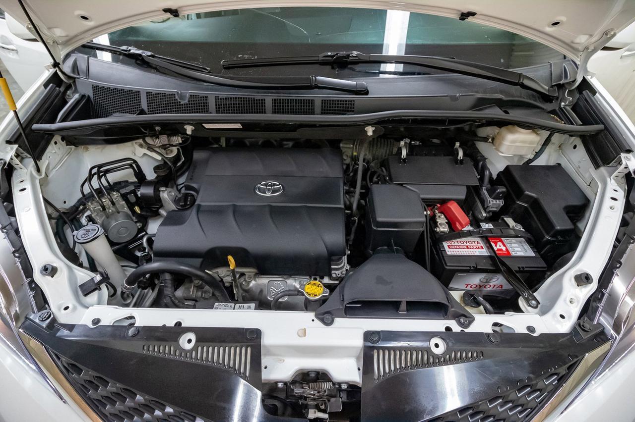 2015 Toyota Sienna SE Red Deer AB