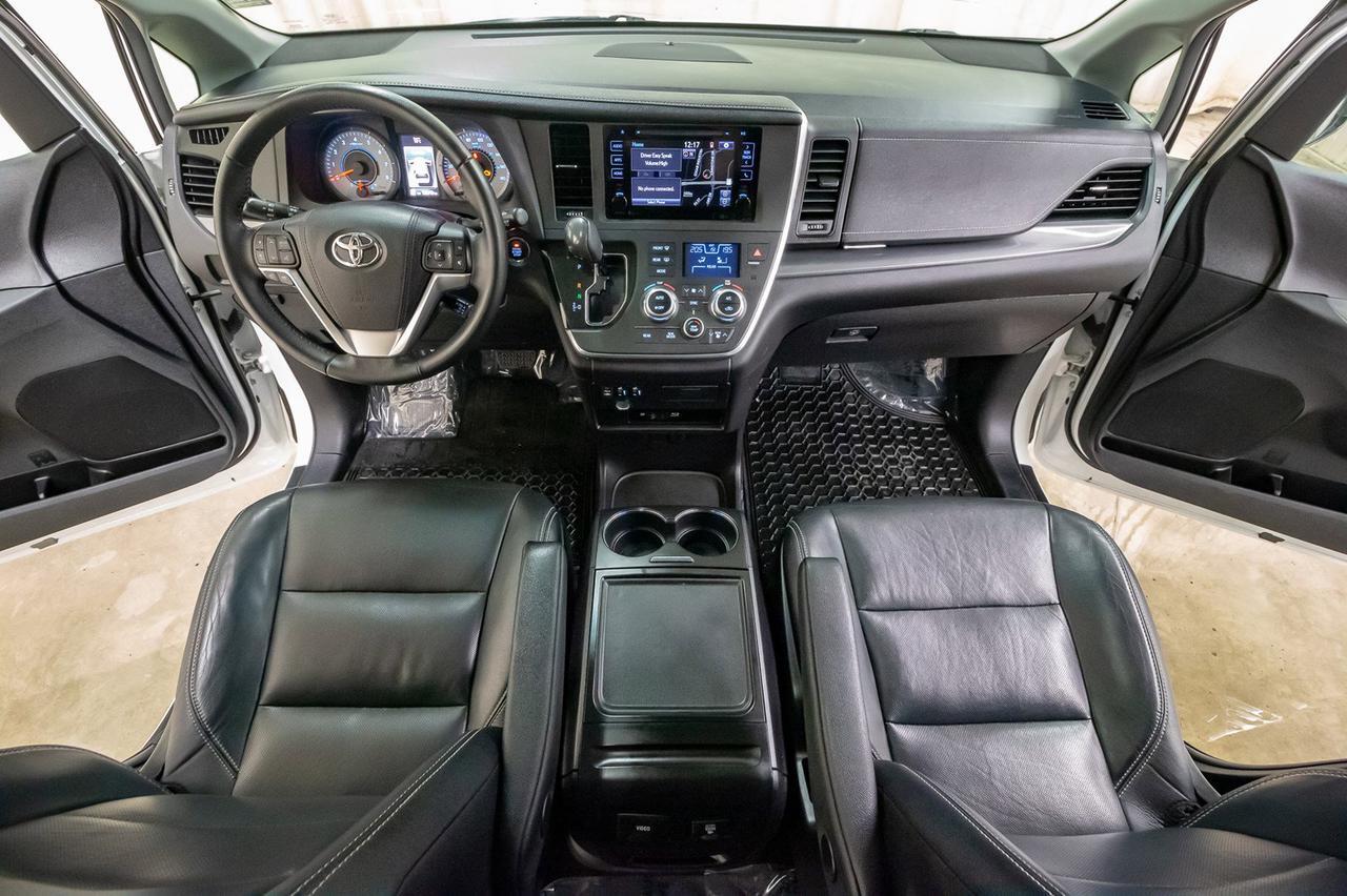 2015 Toyota Sienna SE Red Deer AB