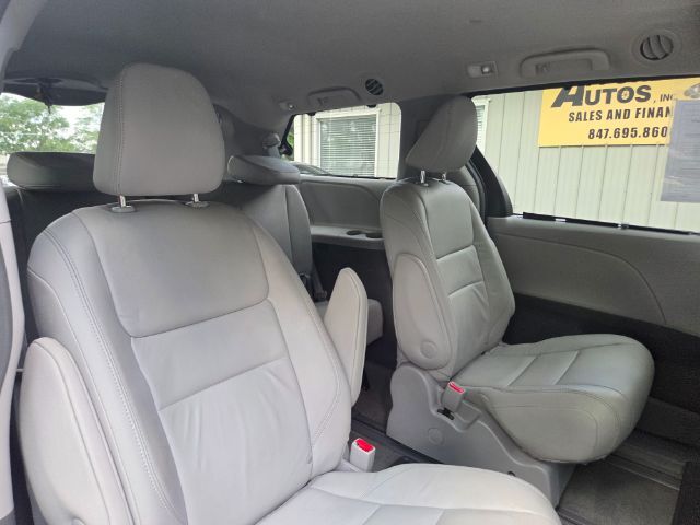 2015 Toyota Sienna XLE 7 Passenger Elgin IL