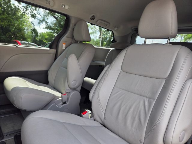 2015 Toyota Sienna XLE 7 Passenger Elgin IL