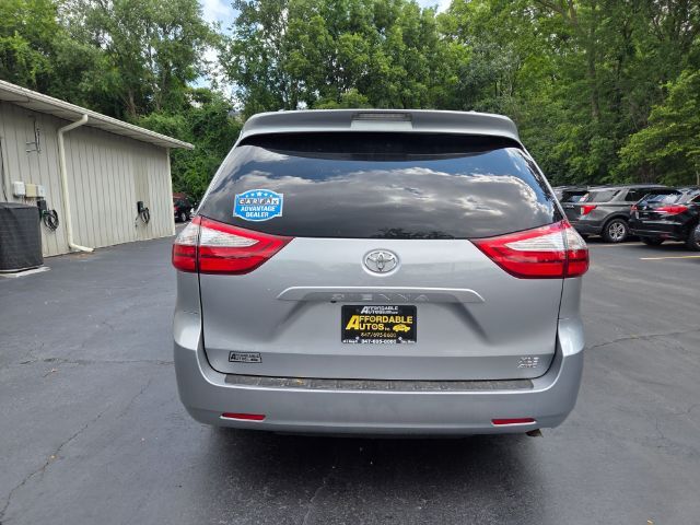 2015 Toyota Sienna XLE 7 Passenger Elgin IL