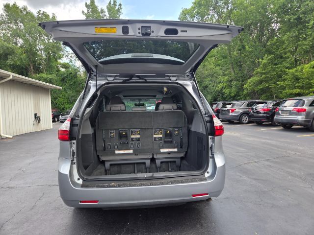 2015 Toyota Sienna XLE 7 Passenger Elgin IL
