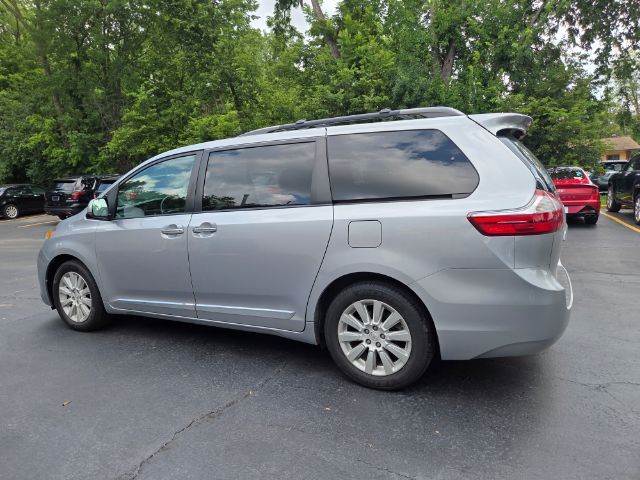 2015 Toyota Sienna XLE 7 Passenger Elgin IL