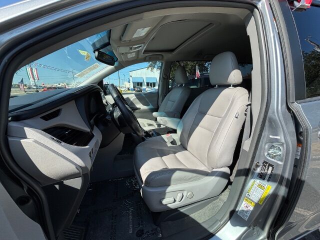 2015 Toyota Sienna XLE 8 Passenger New Braunfels TX