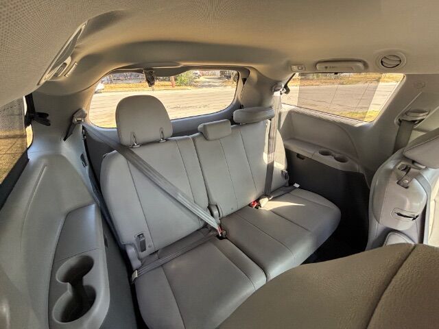 2015 Toyota Sienna XLE 8 Passenger Austin TX