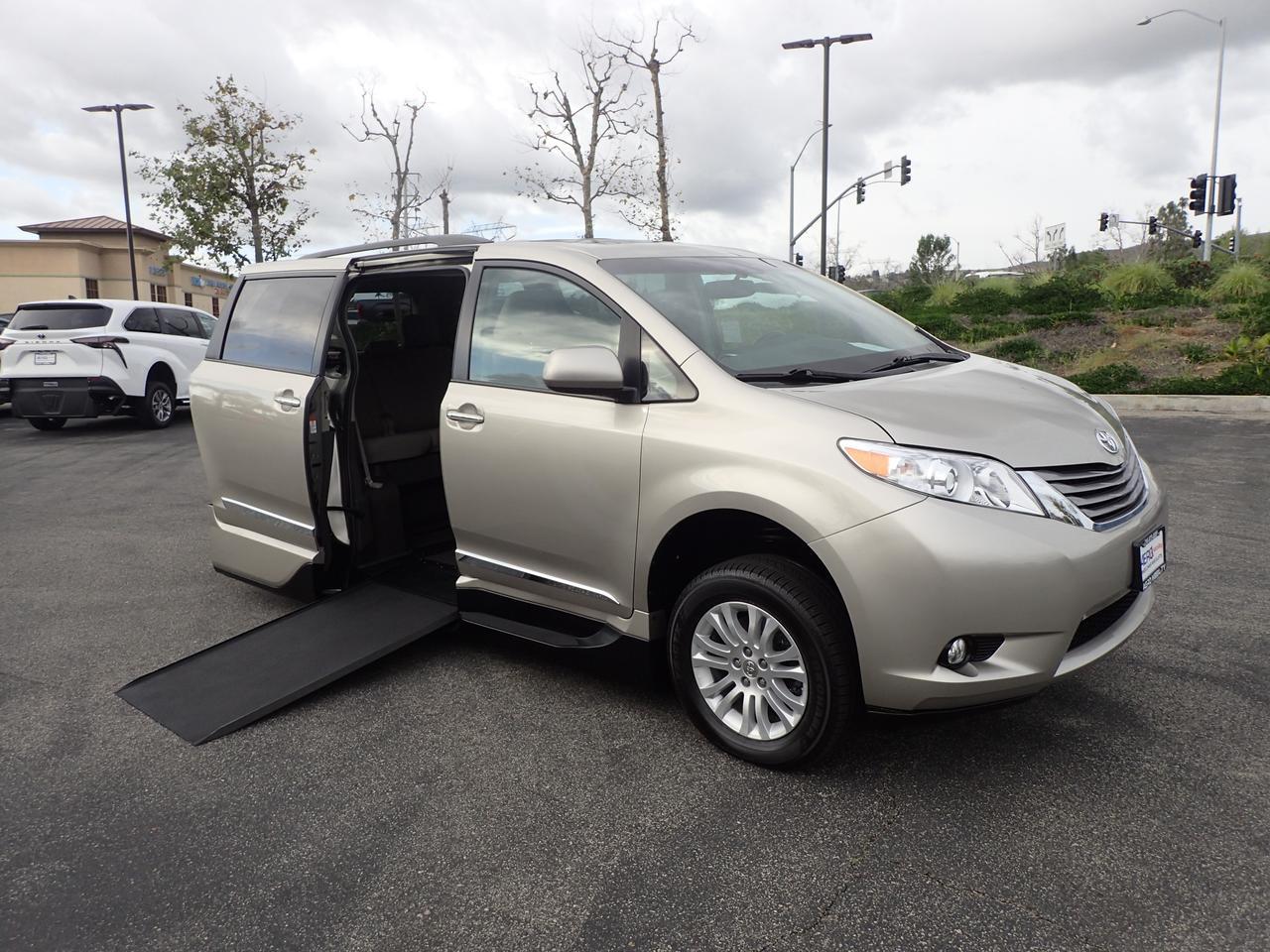 2015 Toyota Sienna XLE