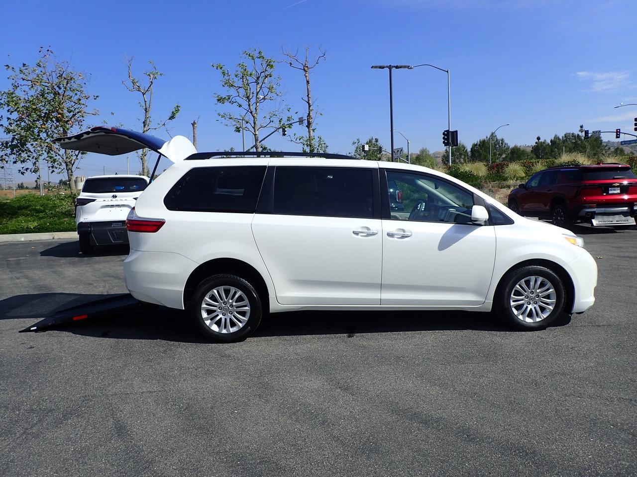 2015 Toyota Sienna XLE