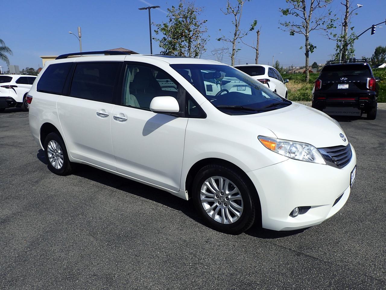 2015 Toyota Sienna XLE