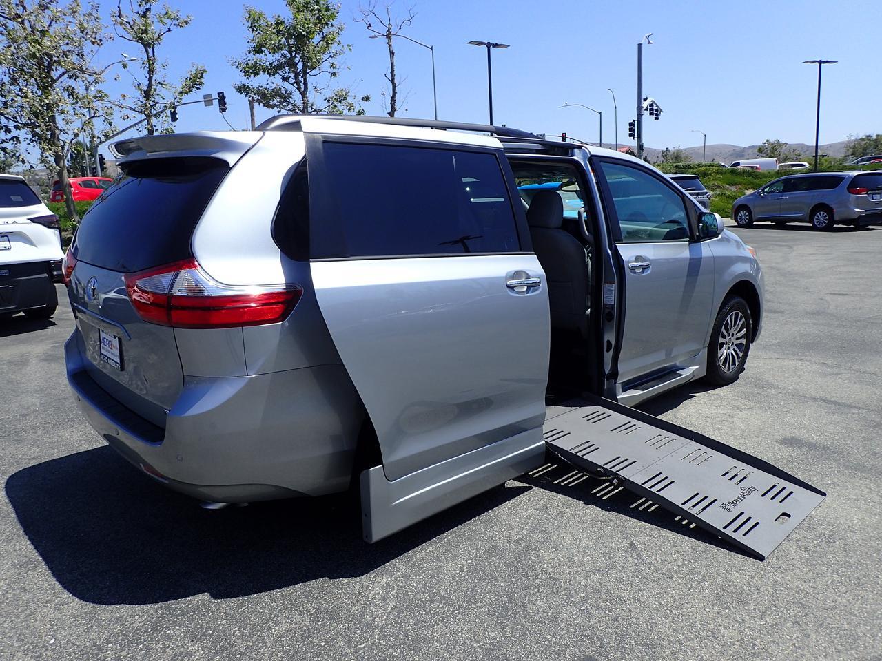 2015 Toyota Sienna XLE