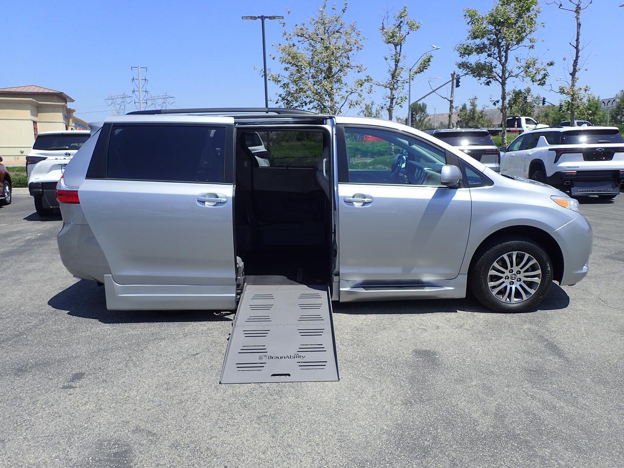 2015 Toyota Sienna XLE