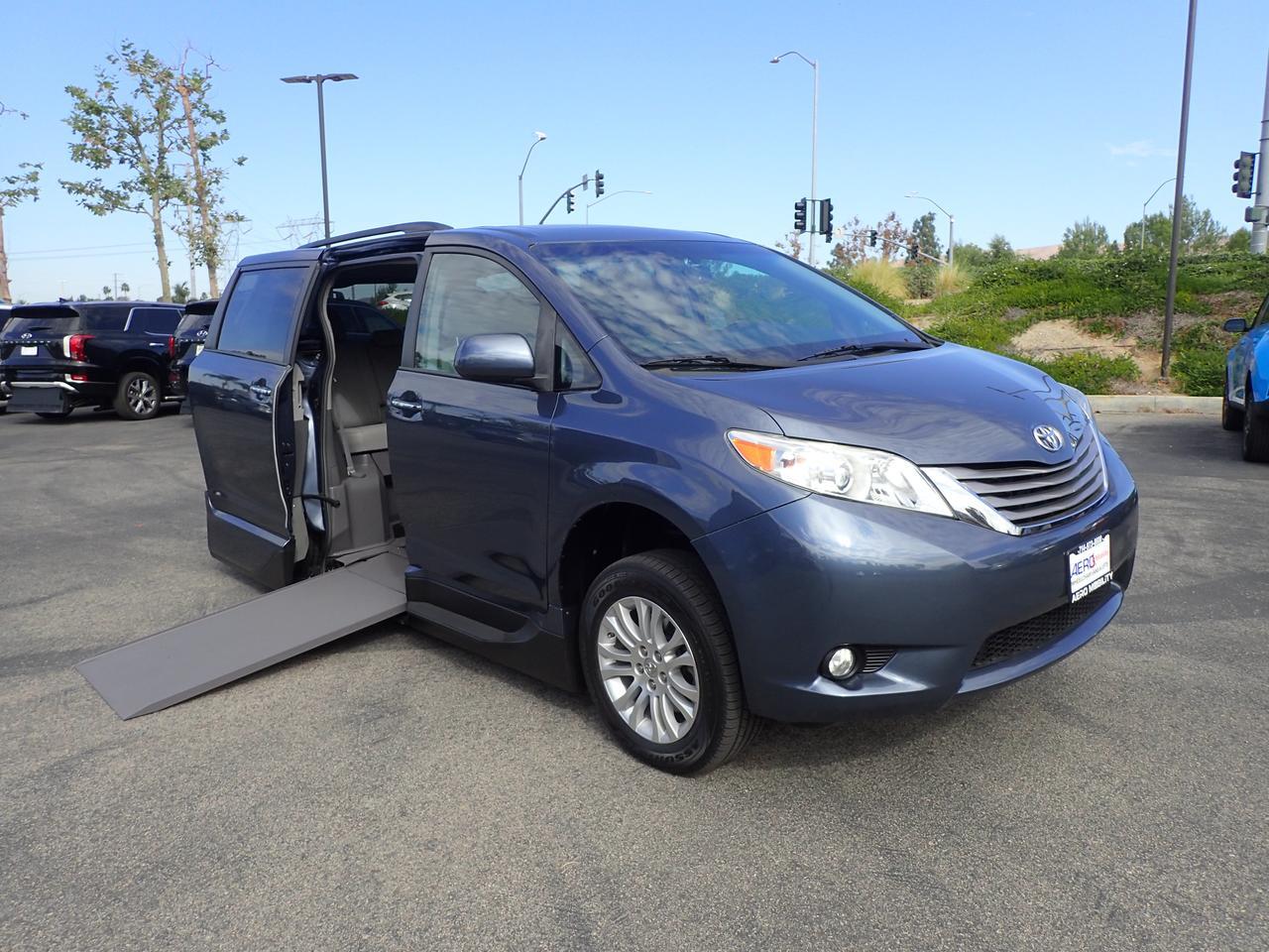 2015 Toyota Sienna XLE