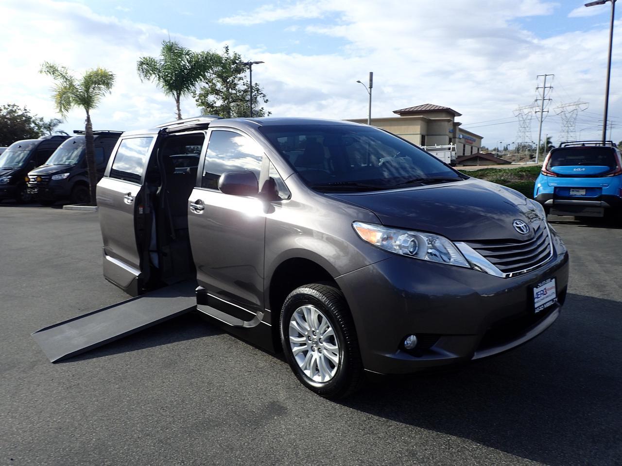 2015 Toyota Sienna XLE