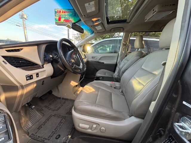 2015 Toyota Sienna XLE FWD 8-Passenger New Braunfels TX