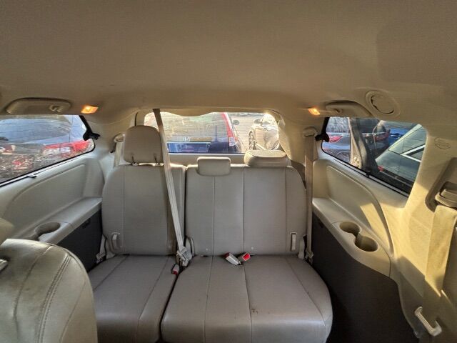 2015 Toyota Sienna XLE FWD 8-Passenger New Braunfels TX