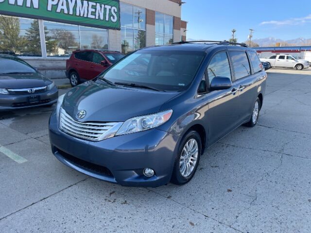2015 Toyota Sienna XLE FWD 8-Passenger