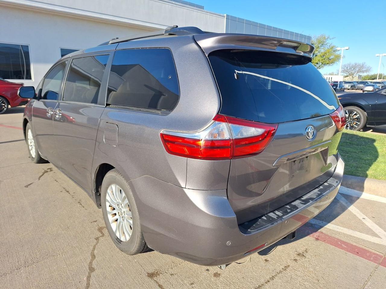 2015 Toyota Sienna XLE Hurst TX