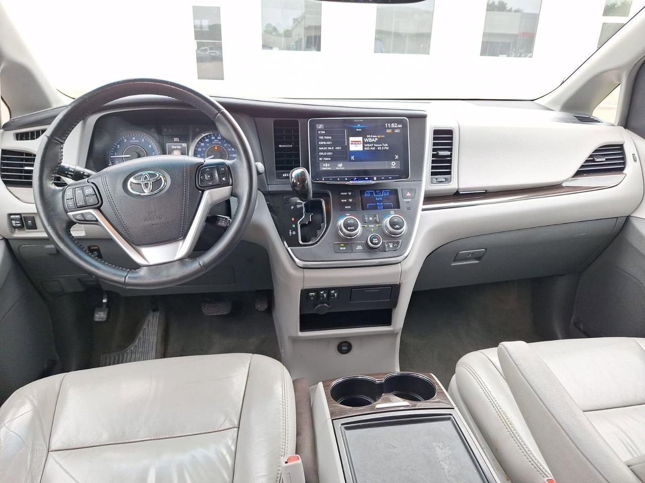 2015 Toyota Sienna XLE Hurst TX