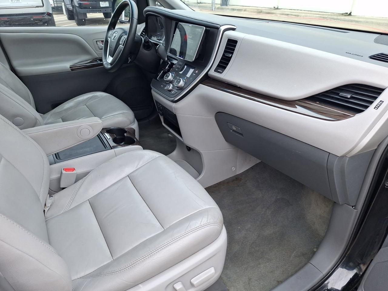 2015 Toyota Sienna XLE Hurst TX
