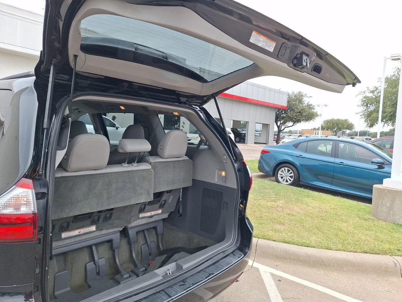 2015 Toyota Sienna XLE Hurst TX