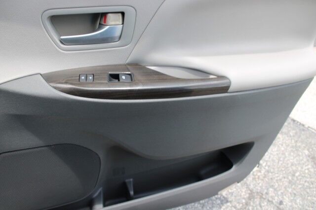 2015 Toyota Sienna XLE Melbourne FL
