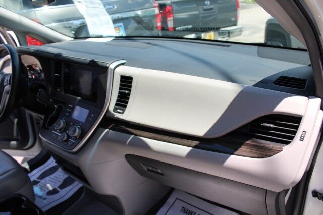 2015 Toyota Sienna XLE Melbourne FL