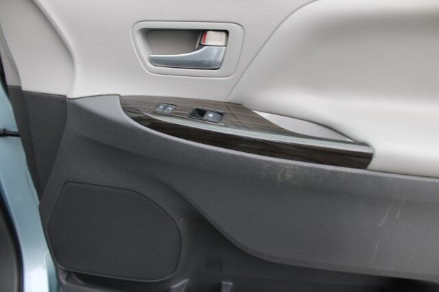 2015 Toyota Sienna XLE PREMIUM NAVI Melbourne FL